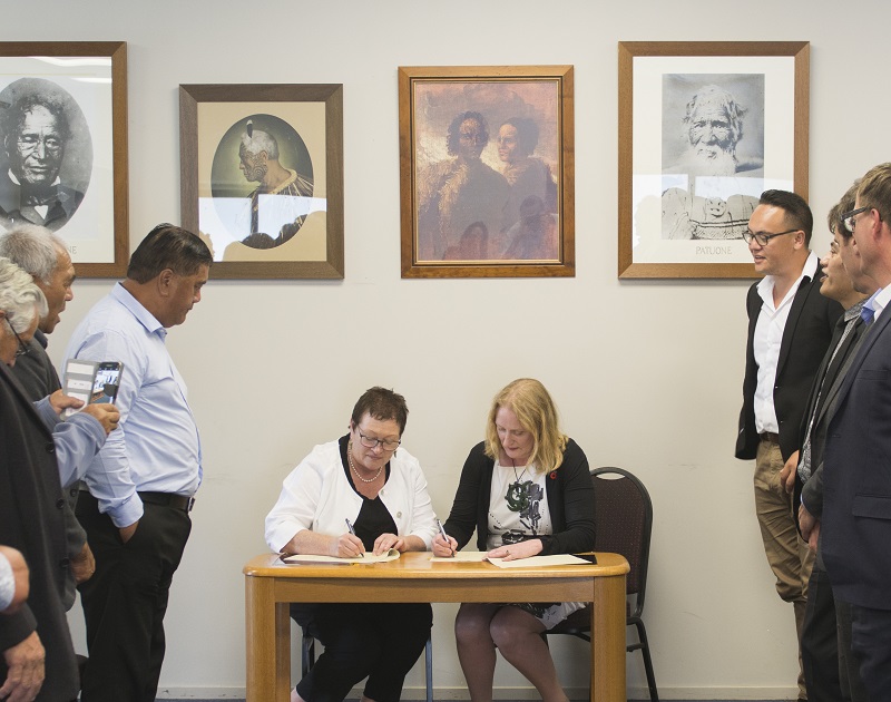 Lorraine and Grainne sign the Strategic Partnership Agreement